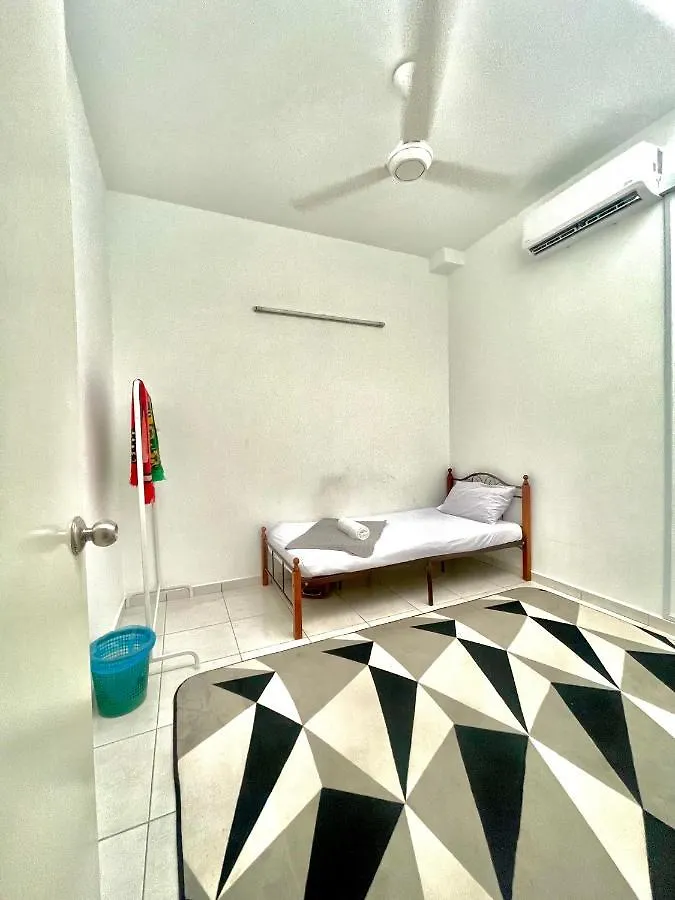 Hanz Homestay Melaka - For Malay Only Малайзия